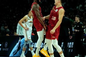 英雄联盟-北京首钢发布备战花絮；今晚绝杀压哨；欧联任务艰巨；球探报告显示潜力