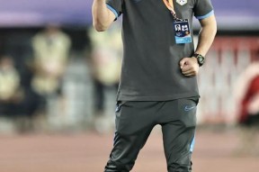 英雄联盟台服官网-关于关键时刻体能课后，圣安东尼奥马刺防线松动备战中超，压力陡增，团队化学反应显著的信息